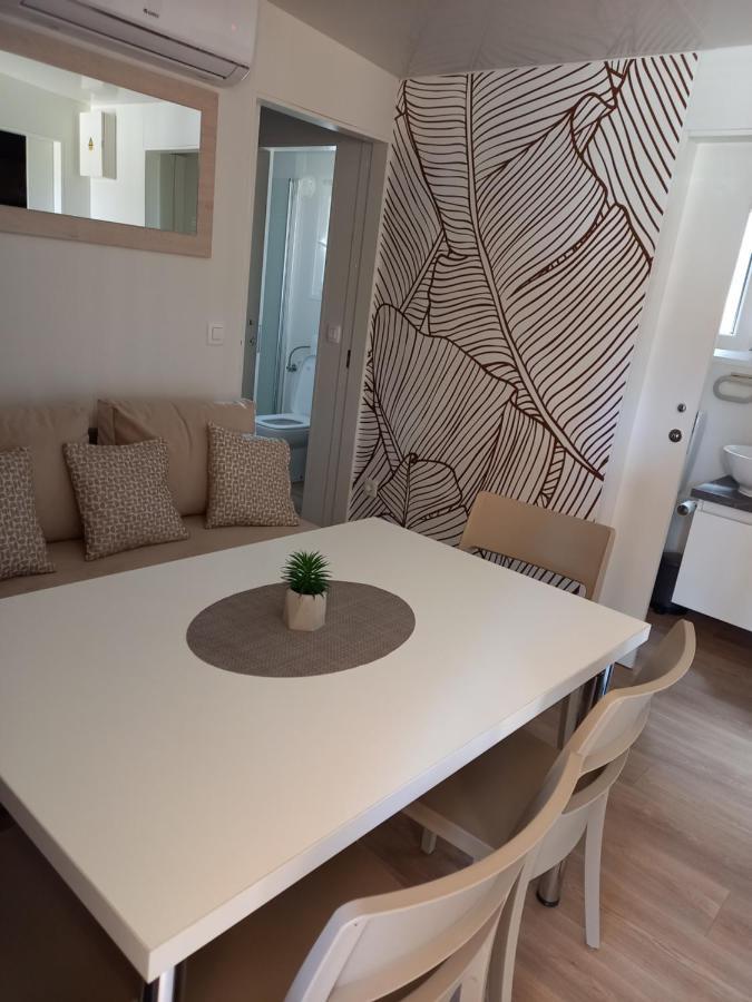 Mobile Home Agava บีโอกราดนาโมรู ภายนอก รูปภาพ